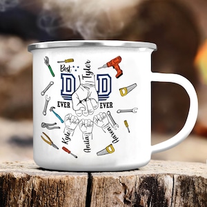 Benutzerdefinierte Fist Bump Dad Kindertasse, personalisierte beste Papa aller Zeiten Kaffeetasse, Papa Geschenke mit Kindernamen, Papa Geburtstag Vatertagsgeschenke für Papa