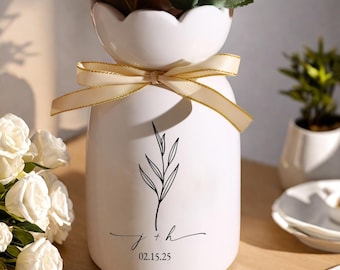 Custom Engagement Flower Vase, Engraved Memorial Wedding Vase, Ceramic Flower Vase for Wedding, Gift for Newlyweds, Bridal Shower Gift
