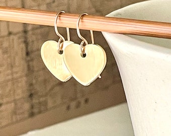 Heartbreaker - Boucles d'oreilles de tous les jours - Boucles d'oreilles en or 24K sur fils remplis d'or - Coeurs d'or