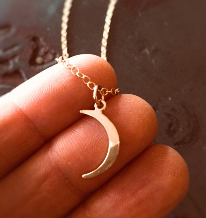 Collier de lune croissant du Maroc sur collier de chaîne rempli dor Lunaire image 4