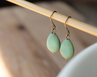 Santa Fe Small Magnesite Briolette Drop Earrings on Antique Brass Ear Wires - Simple Southwestern Navajo Everyday Casual