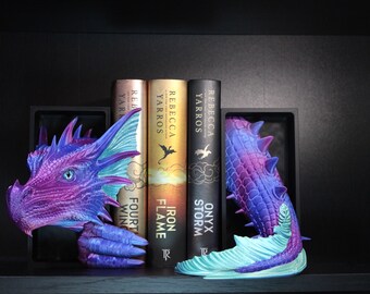 Rincón de libros con dragón marino: estantería de fantasía multicolor, decoración para el hogar con impresión 3D
