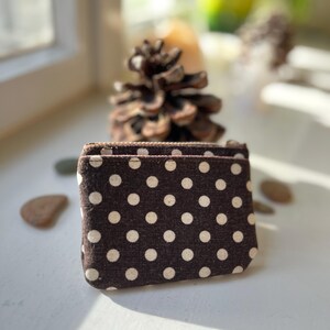 Bolsa de mano de 11x8,5 cm realizada 100% algodón. [Serie lunares pequeños]