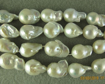ONE BAROQUE Pearl WHITE, Luxe Pear Shape with Round Belly, Thick Nacre, approx 13-15X15-19mm, One Pearl, (P083)-