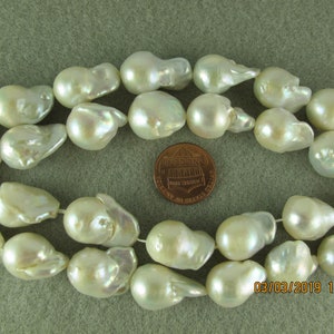 ONE BAROQUE Pearl WHITE, Luxe Pear Shape with Round Belly, Thick Nacre, env. 13-15X15-19mm, One Pearl, P083 image 2