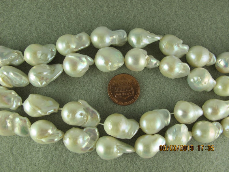 ONE BAROQUE Pearl WHITE, Luxe Pear Shape with Round Belly, Thick Nacre, env. 13-15X15-19mm, One Pearl, P083 image 2