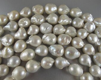 ONE BAROQUE PEARL White, Luxe Pear Shape with Round Belly, Thick Nacre, Gorgeous Luster, approx 18-19mmx15-16mm, One Piece, (P060)