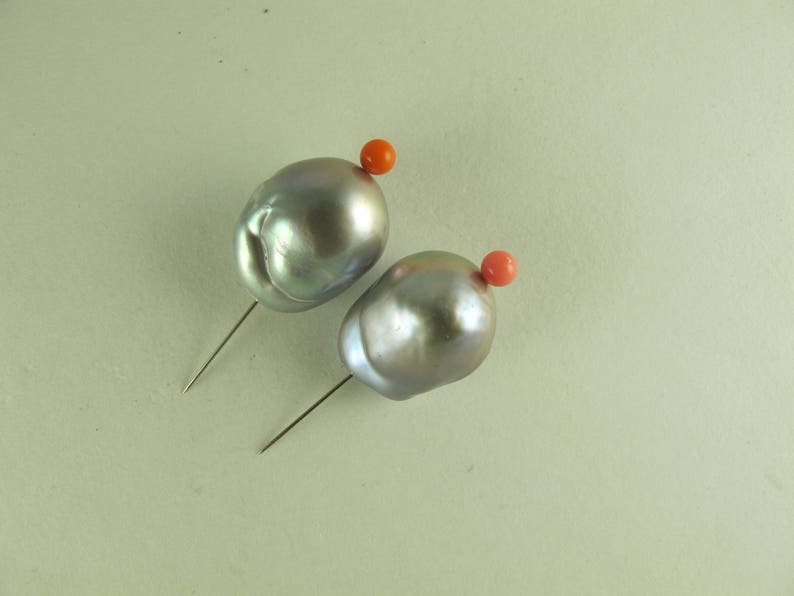 One Pearl, Even Luster approx 20x16mm Smooth Nacre Large Baroque Pearl P023 Thick Baroque Pearl RICH SILVER Flameball Pear Shape