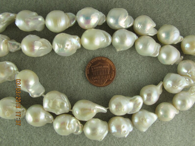 ONE BAROQUE Pearl WHITE, Luxe Pear Shape with Round Belly, Thick Nacre, env. 13-15X15-19mm, One Pearl, P083 image 4