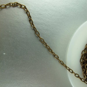 Brass Chain, Vintage Patina Finish, Small Cable Chain, by Trinity Brass, 3x4 mm, 36 inches, CH13 imagem 3