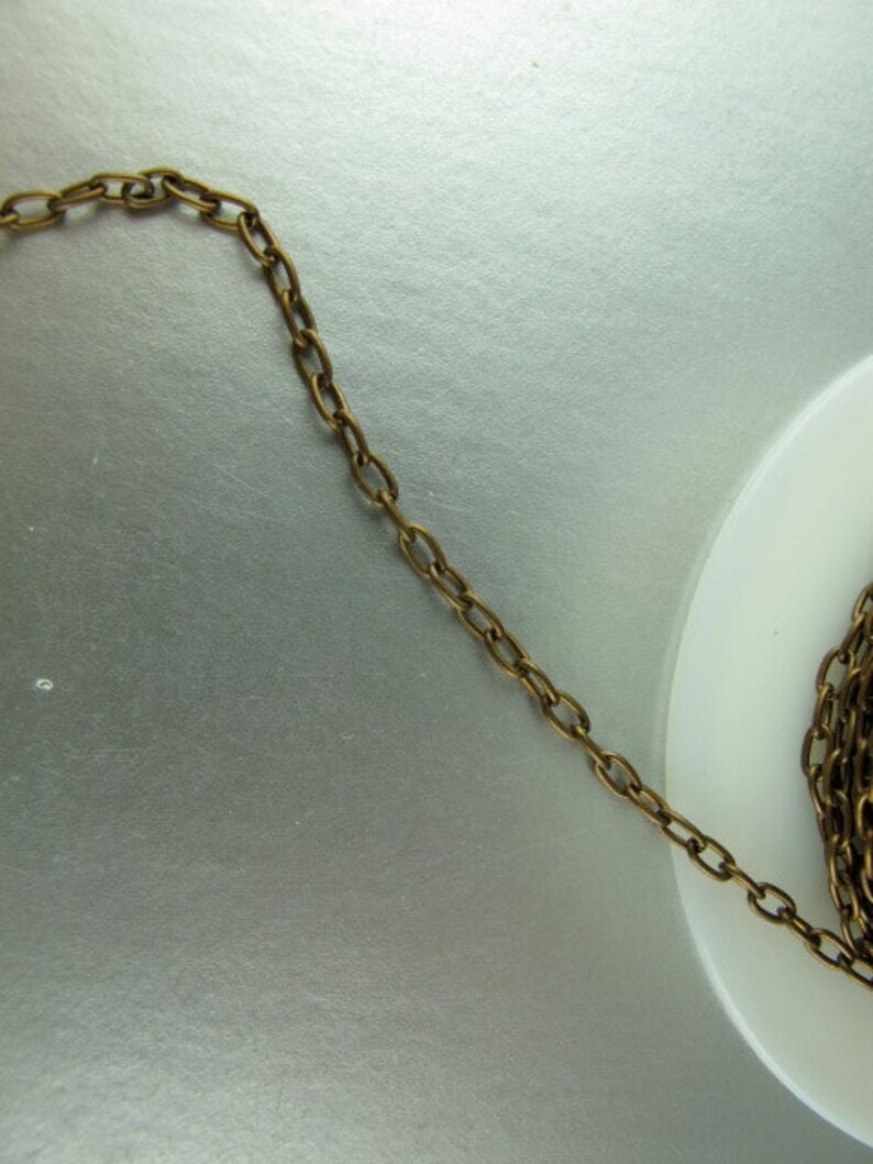 Brass Chain, Vintage Patina Finish, Small Cable Chain, by Trinity Brass, 3x4 mm, 36 inches, CH13 imagem 3