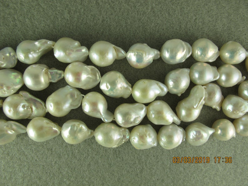 ONE BAROQUE Pearl WHITE, Luxe Pear Shape with Round Belly, Thick Nacre, env. 13-15X15-19mm, One Pearl, P083 image 3