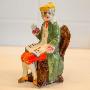 Vintage viktorianische Kolonial Sitzende Gentleman Figur-4,5 &quot;H-Made in Japan