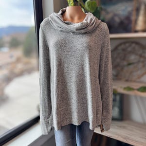 Cupio Blush Grauer Pullover mit Wasserfallausschnitt, gemütlicher, weicher, leichter Strickpullover, XL