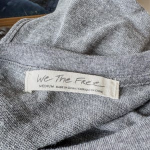 Free People We The Free Wolf Howling at the Moon Short Sleeve Tee-Women's Medium image 9