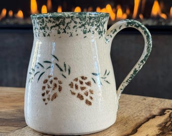 Rustikale Wald Pinecones Hand geworfen Artisan Keramik Kaffeebecher, Künstler Sig