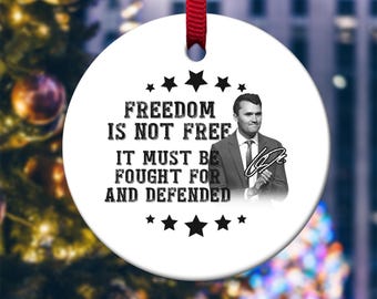 Adorno navideño en memoria de Charlie Kirk, recuerdo personalizado, decoración con bandera estadounidense, regalo conmovedor, estilo homenaje, adorno de libertad JCR325