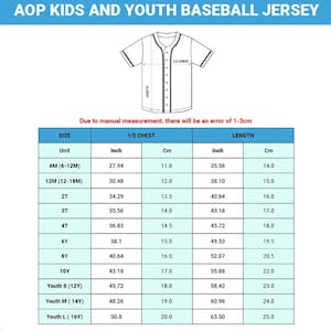 Puede incluir: Camiseta de b&eacute;isbol blanca con botones, mostrada con una tabla de tallas. La tabla proporciona medidas en pulgadas y cent&iacute;metros para tallas que van desde 6 meses hasta Youth Large (16Y). El texto "AOP KIDS AND YOUTH BASEBALL JERSEY" est&aacute; en la parte superior.