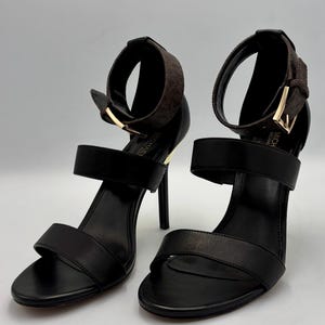 Michael Kors Women’s Size 7 Black Leather Heeled Amal Sandal w/ Monogram Strap
