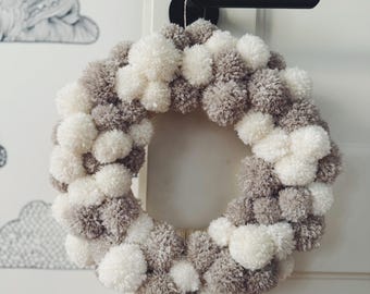 Cozy Home Decor Handgefertigter Pom-Pom-Kranz