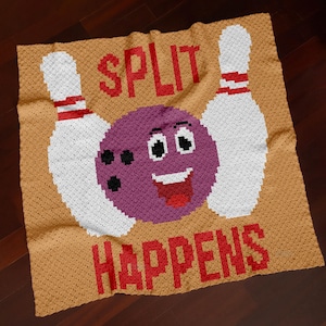 Puede incluir: Juego de tres tazas de cerámica con acabado mate moteado. Cada taza presenta un color diferente: azul claro, crema y gris. Las tazas tienen un diseño simple y moderno y un asa cómoda.