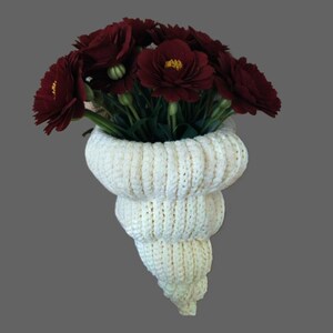 Crochet Hanging Shell Planter Pattern PDF, Seashell Flower Pot Cover, Spiral Wall Decor, Unique Boho Home Ornament, DIY Plant Hanger