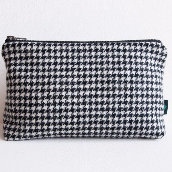 Harris Tweed large make-up bag in houndstooth with water-resistant lining