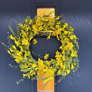 Handmade yellow daisy/wild flower door wreath, door garland, spring door wreath, door decoration, summer door wreath