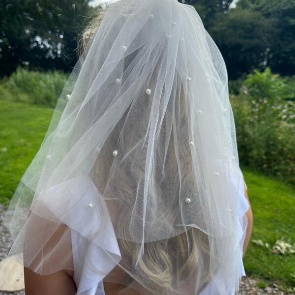 Personalised Hen Party Pearl Hair Veil, bride hair bow, bridal hair bow, hen party, hen do, bride to be, hair veil, pearl hair veil, elegant