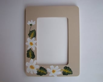 Hand Painted Frame - Daisy Frame, Daisies - 4x6 Frame - Linen Color