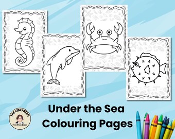 Puede incluir: Cuatro páginas para colorear con criaturas marinas: un caballito de mar, un delfín, un cangrejo y un pez globo. Las páginas están en blanco y negro, listas para colorear. El texto "Under the Sea Colouring Pages" está debajo, con crayones.