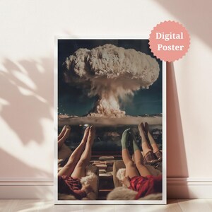 Pôster surreal de pôr do sol nuclear na praia | Arte de parede retrô com explosão atômica | Arte apocalíptica com humor negro | Impressão de explosão em estilo vintage