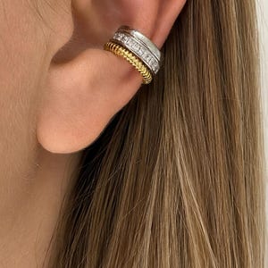 Pendiente tipo brazalete de acero inoxidable y chapado en oro de 10 quilates, pendiente de triple hebra con circonita cúbica, pendiente tipo brazalete sin perforación