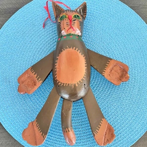 Vintage Wooden Cat Puppet Folk Art – Hand-Painted Brown Cat with Pull Tail Moving Legs, Rustic Primitive Home Decor
