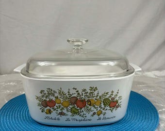 Vintage Corning Ware 5L Dish With Glass Lid Featuring a Vegetable
