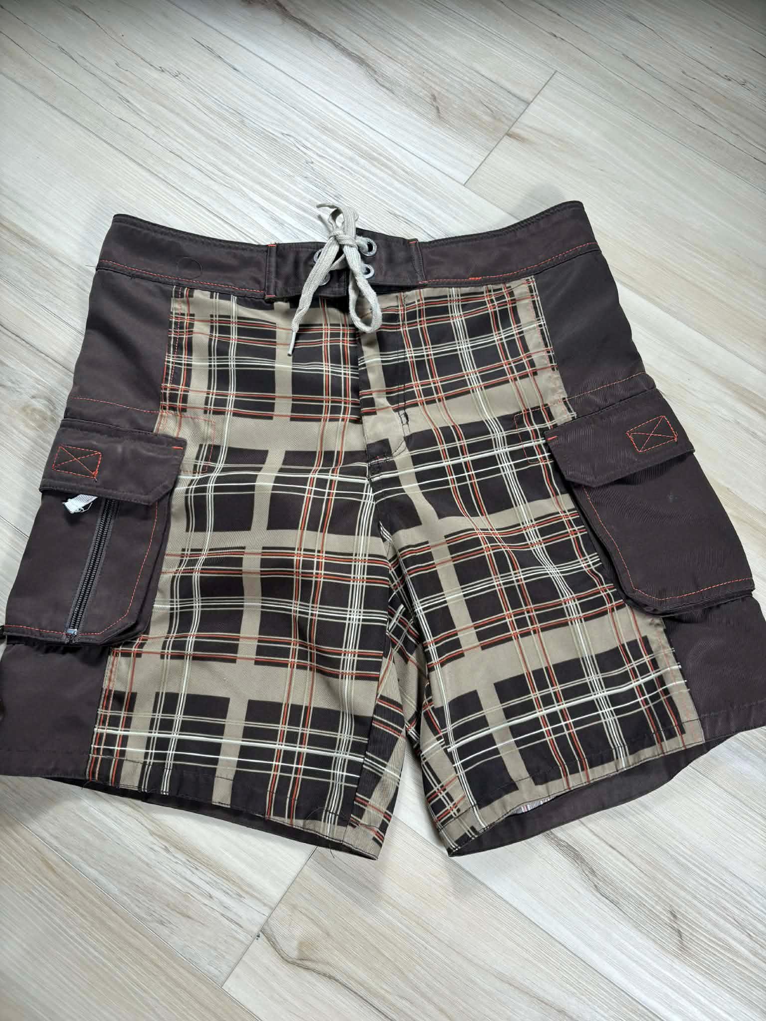 Maillot De Bain Short Vintage Gnx Garçon - Taille 14/16 - Motif Fleurs Et Flammes Hawaïennes - Occasion Très Bon état