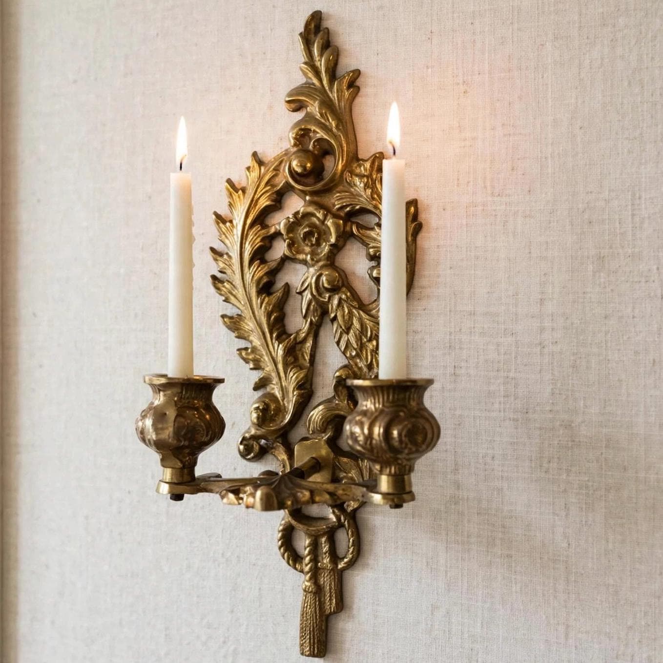 葉　金属製 キャンドルホルダー 壁掛けオブジェ　アンティーク ヴィンテージの壁取り付け用燭台、金メッキの金属製燭台、バロック