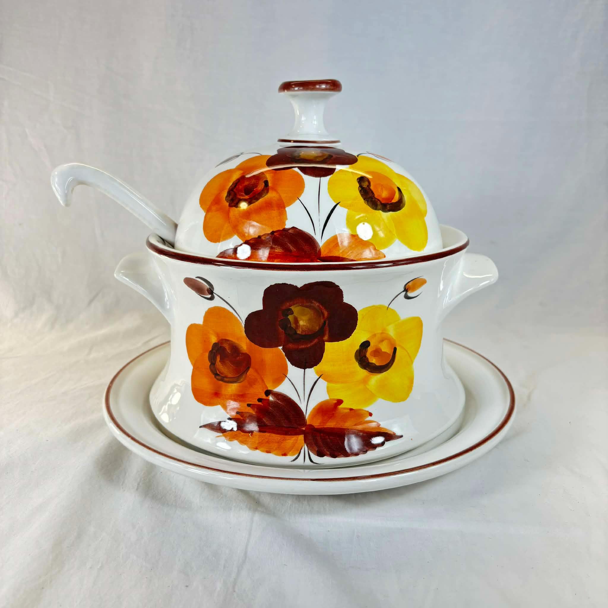 SOUPIÈRE EN BARBOTINE EUR 35,00 - FR