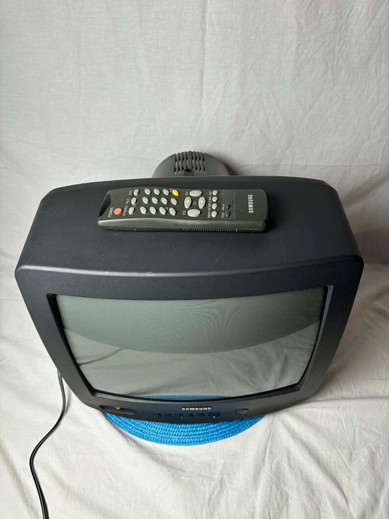 Vintage Samsung CRT TV With Remote Control – Retro 90s TV, Functional ...