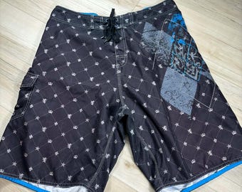 Y2K DGK Boardshorts, Size 30, Multicolor (red, Yellow, Green