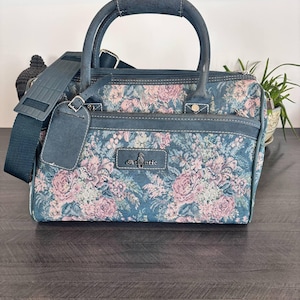 Vintage Atlantic Floral Tapestry Travel Bag with Shoulder Strap USA Design Made in Taiwan Carry-On Weekender Duffel Luggage