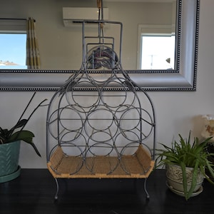 Vintage metal and wicker wine rack – Decorative rustic farmhouse style holder for 9 bottles – Country chic wine storage stand