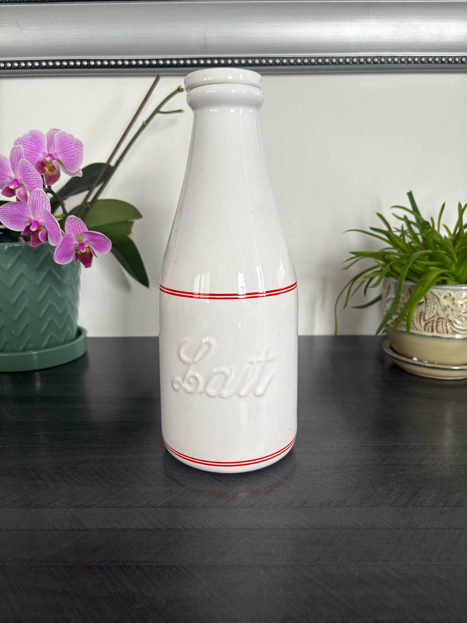 enamel milk jar white×red Vintage Ceramic Milk Bottle Marked Canada 4239 White With Red