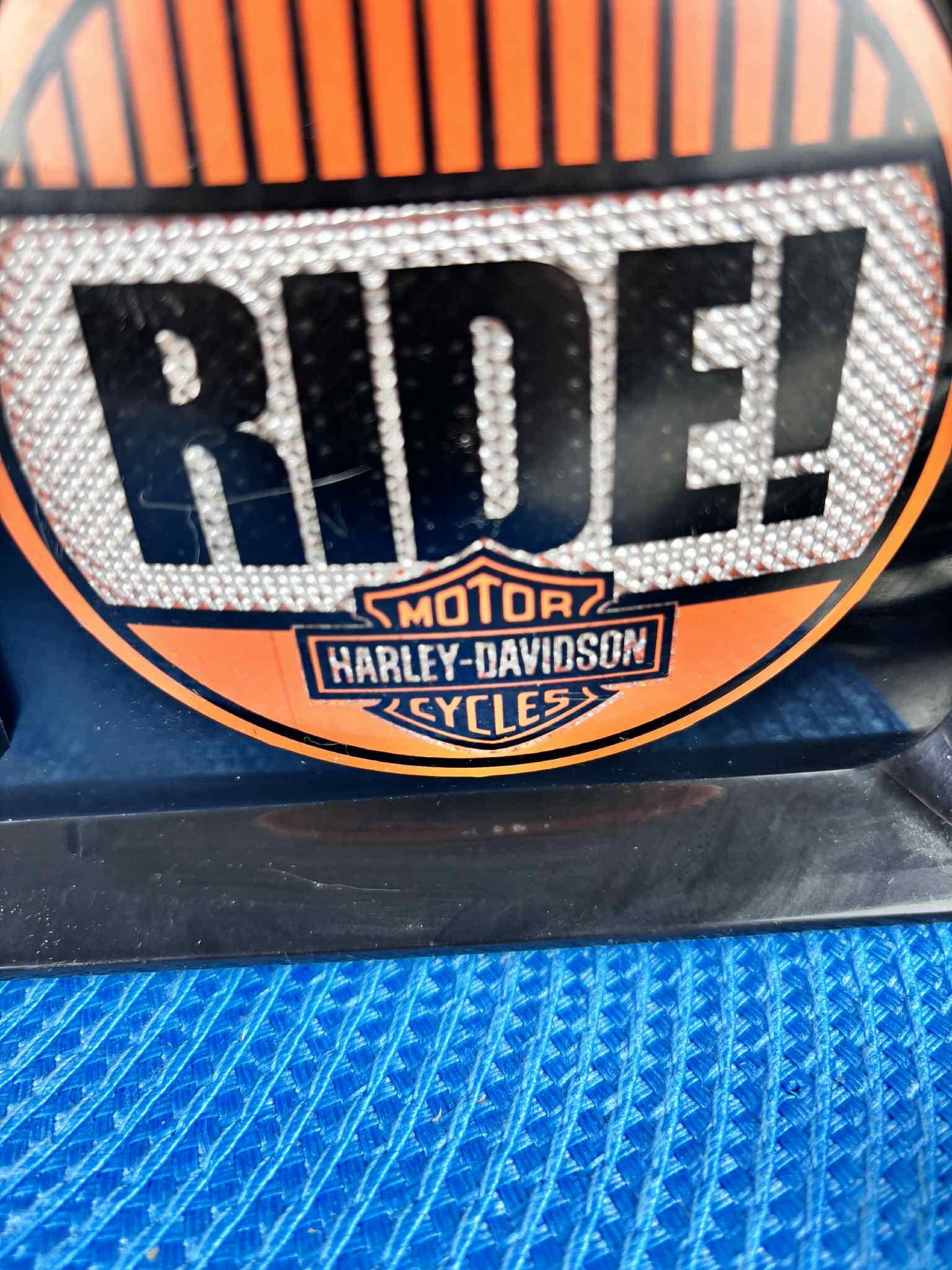 ハーレーダビットソン　Born to Rideライト　 ✨新品箱付き ✨ ハーレーダビッドソン「Born to Ride」ライトアップサイン – 点灯式