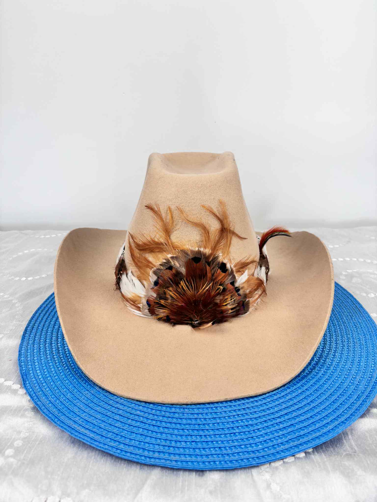 Chapeau De Cow-boy Vintage Canyon Trails Années 70 - Taille S (6 3/4 - 6 7/8) Marron à Plumes