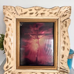 Vintage Light-Up Jesus Crucifix Wall Art – Illuminated Religious Picture with Ornate Frame, Christian Catholic Décor