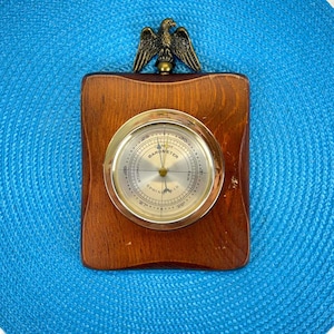 Barómetro de pared vintage de madera con forma de águila de Springfield, instrumento meteorológico antiguo decorativo, decoración rústica clásica de pared.