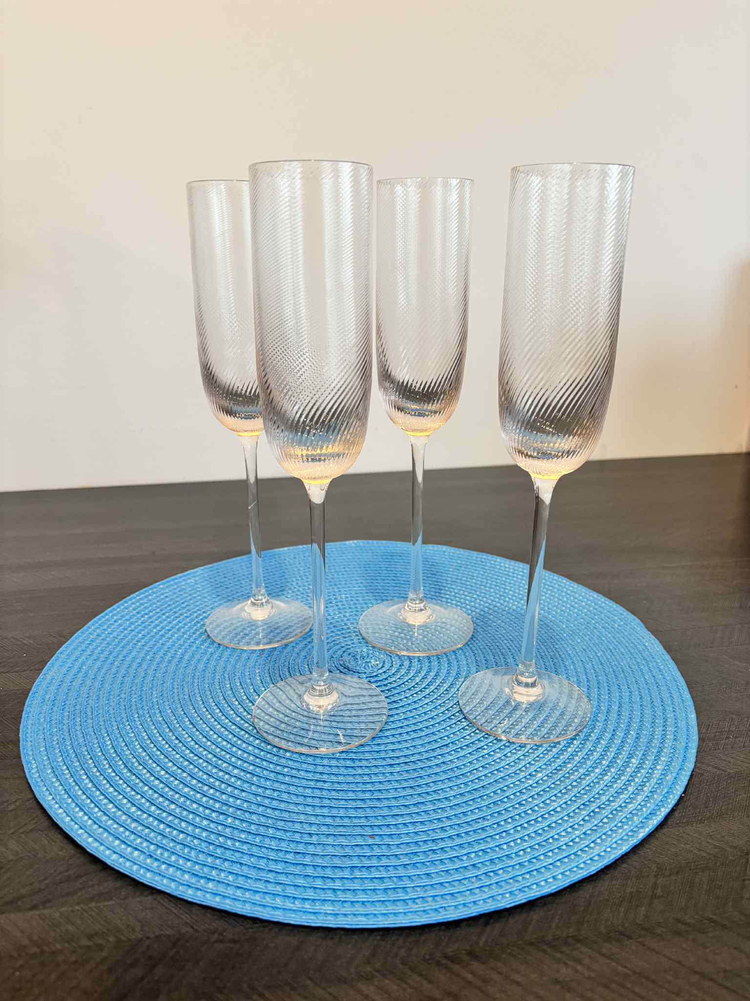 本物のイタリア・ムラーノ産シャンパンフルート4個セット、ピンクに