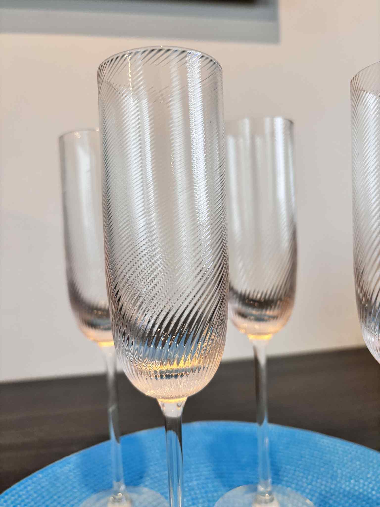 本物のイタリア・ムラーノ産シャンパンフルート4個セット、ピンクに