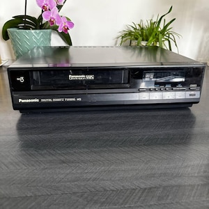 Vintage Panasonic Omnivision HQ VHS player black – digital quartz